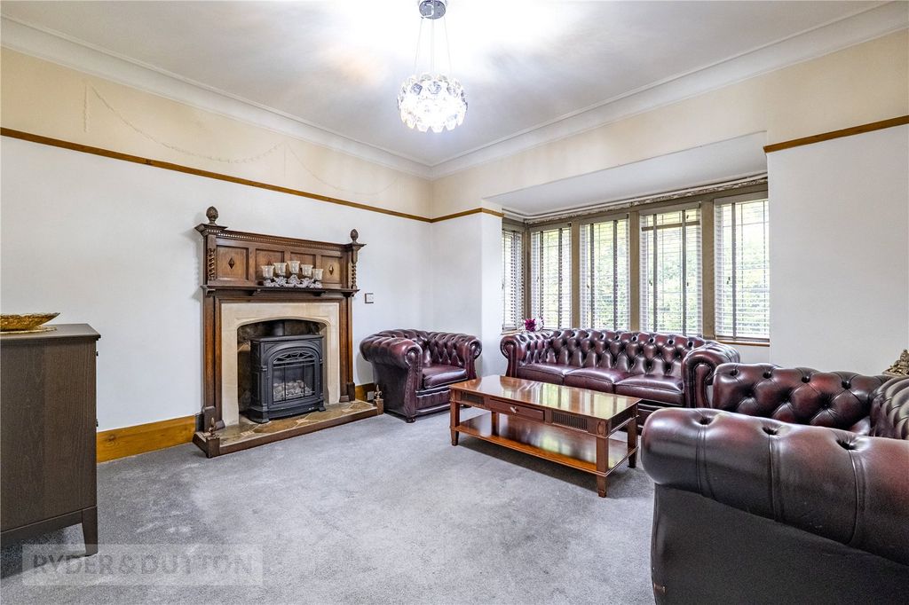 Property photo 3 of 35 Sitting Room