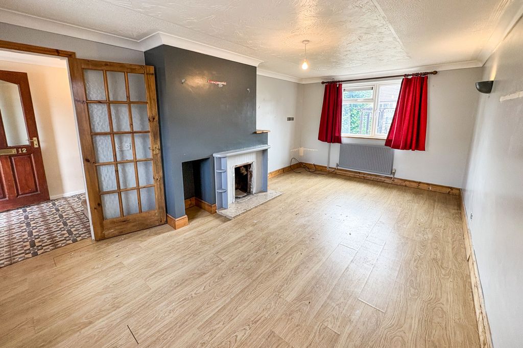 Property photo 3 of 13 12 Oliver Avenue, Corsham, Wiltshire, Sn13 0Aj