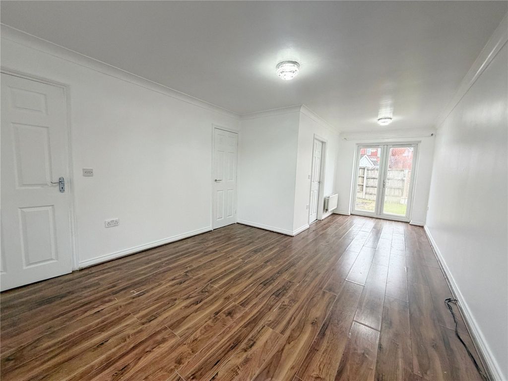 Property photo 3 of 18 Picture No. 04