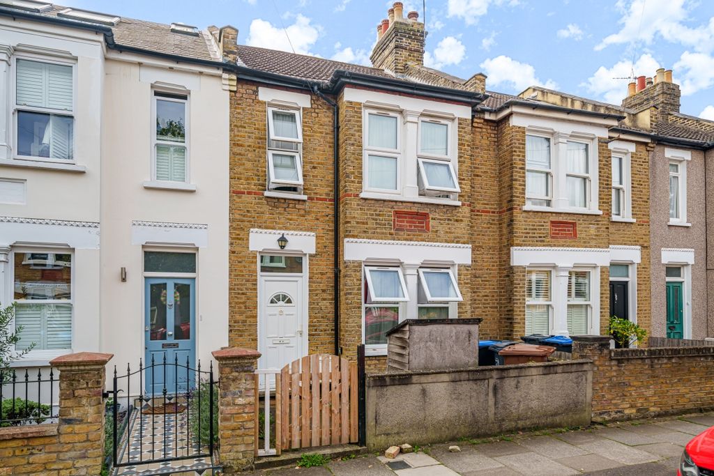 Property photo 1 of 7 1035846 (1)