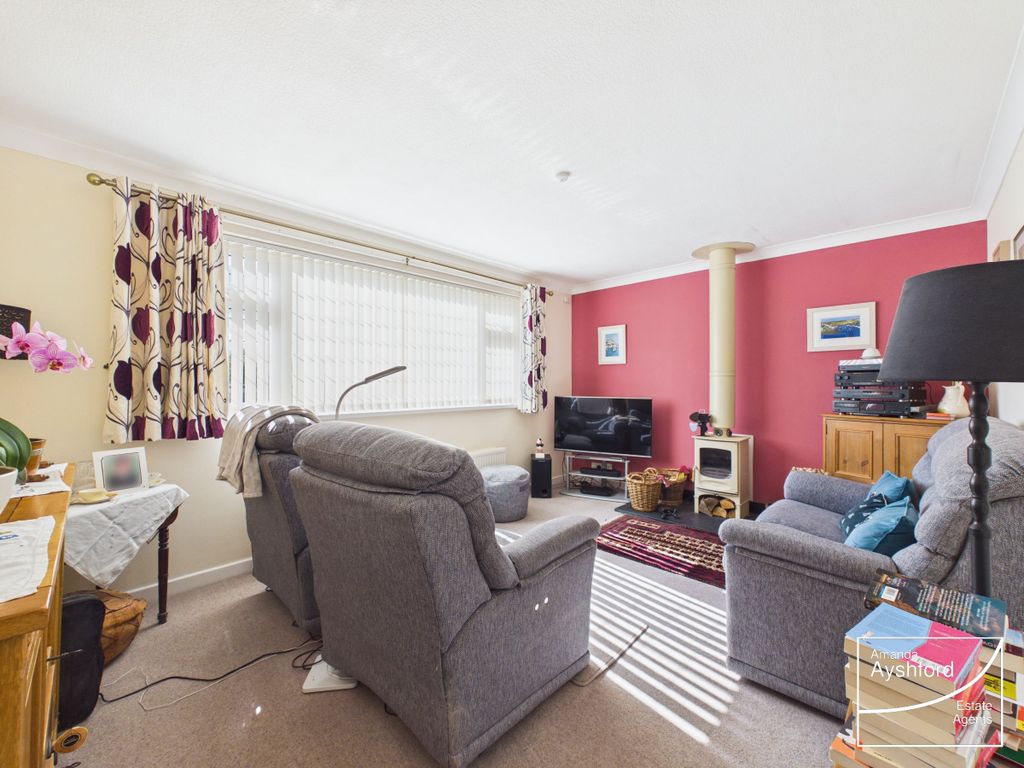 Property photo 3 of 28