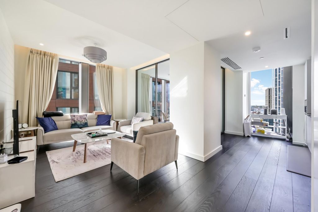 Property photo 3 of 12