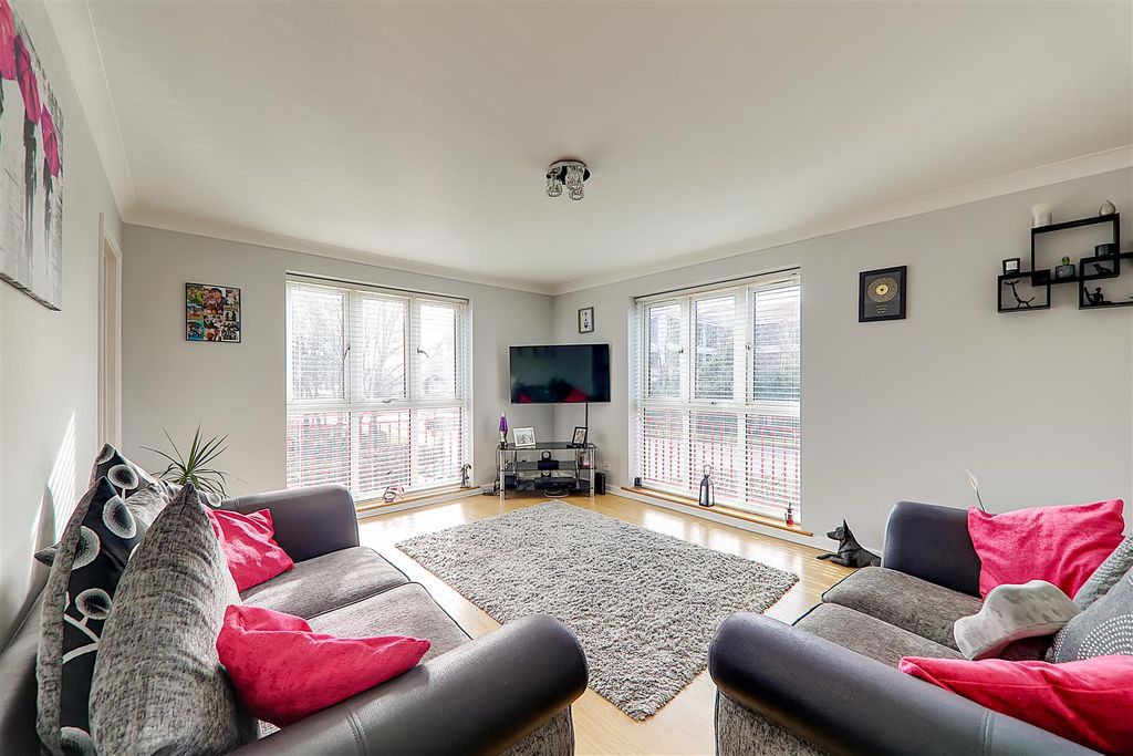 Property photo 2 of 9 Img_9213-Img_9215.Jpg