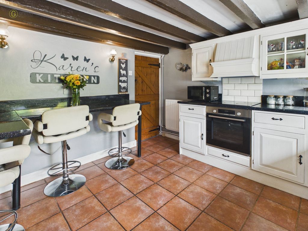 Property photo 3 of 29 2A00Bb33A799450Aab0A7Fd579B94889100Cam04425G0Pr0417Still015