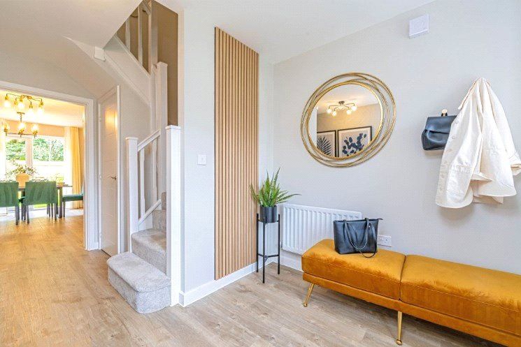 Property photo 2 of 11 Entrance Hall