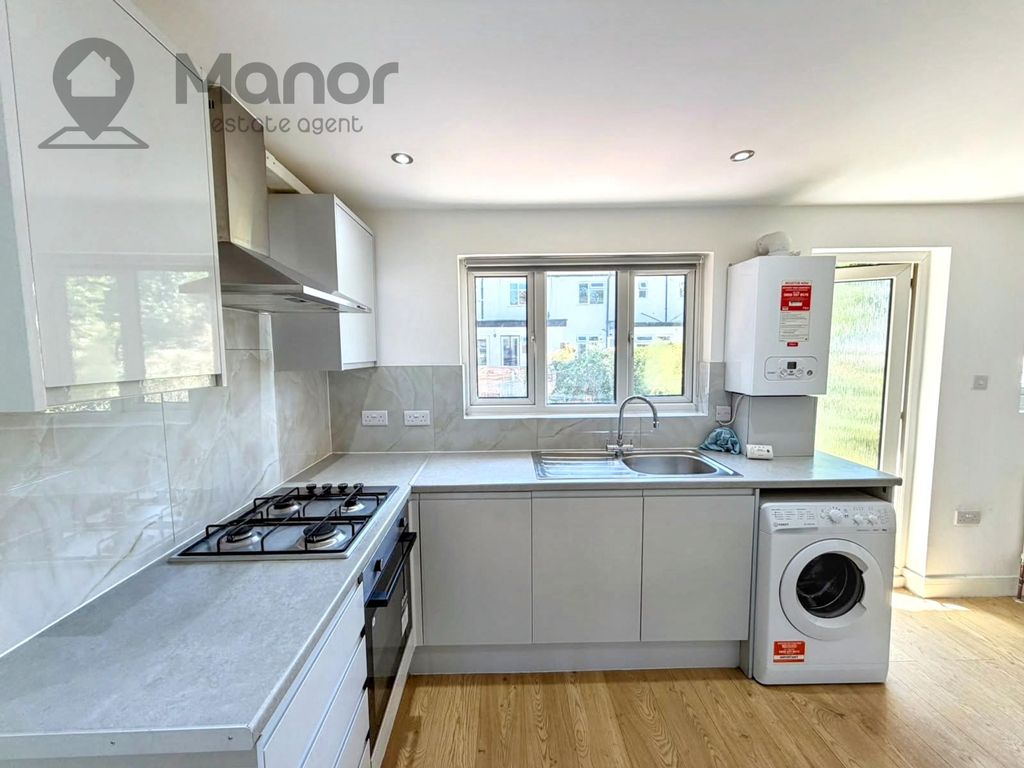 Property photo 2 of 20 Kitchen