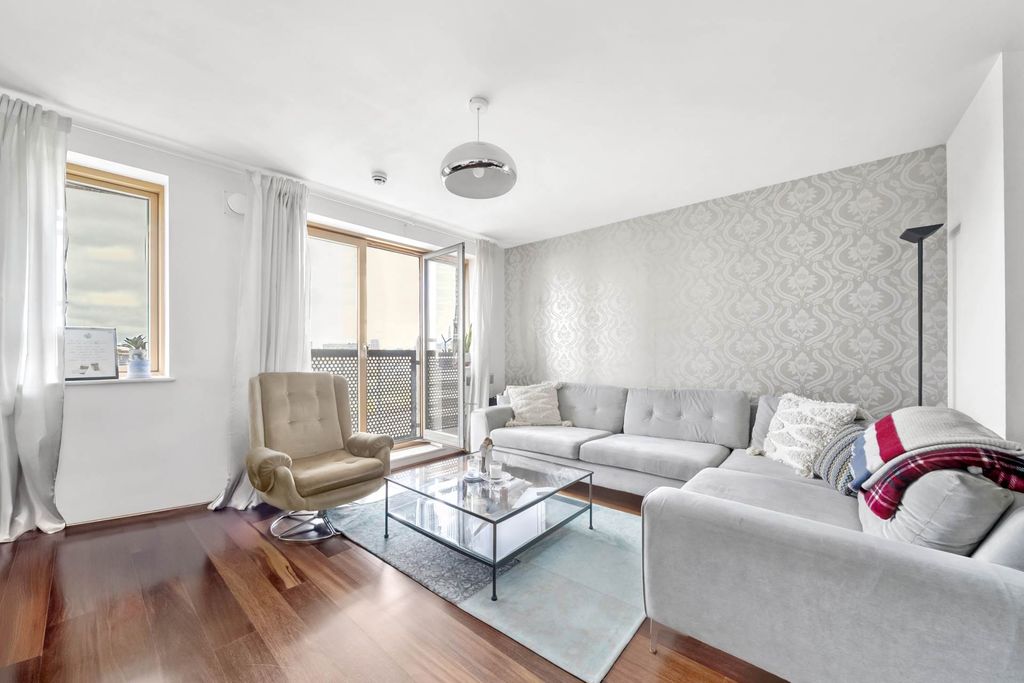 Property photo 1 of 8