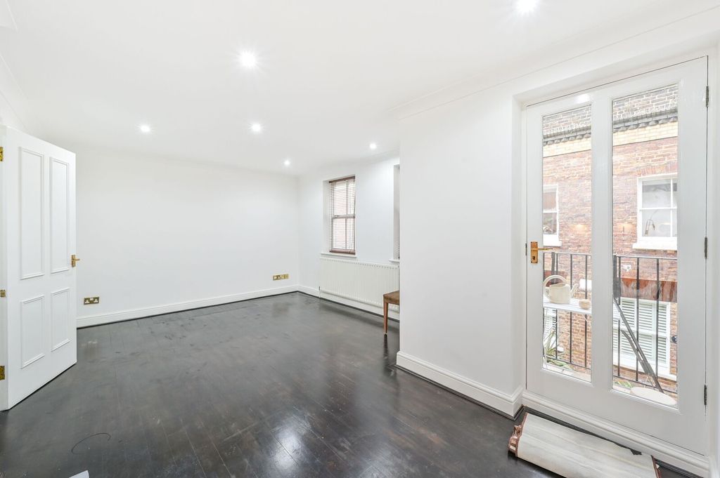 Property photo 3 of 24