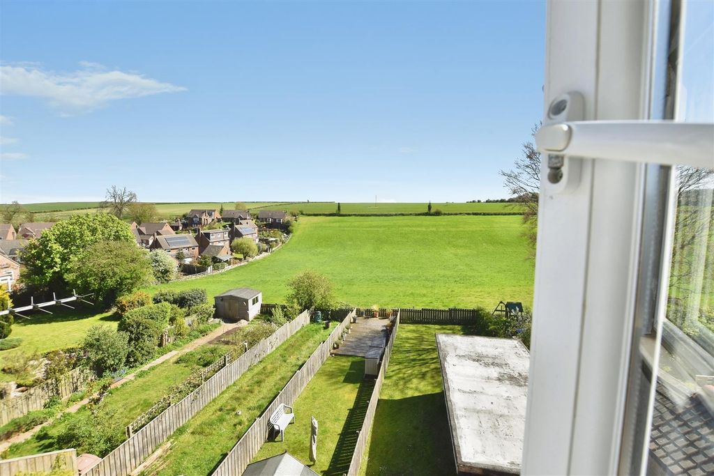 Property photo 2 of 12 External