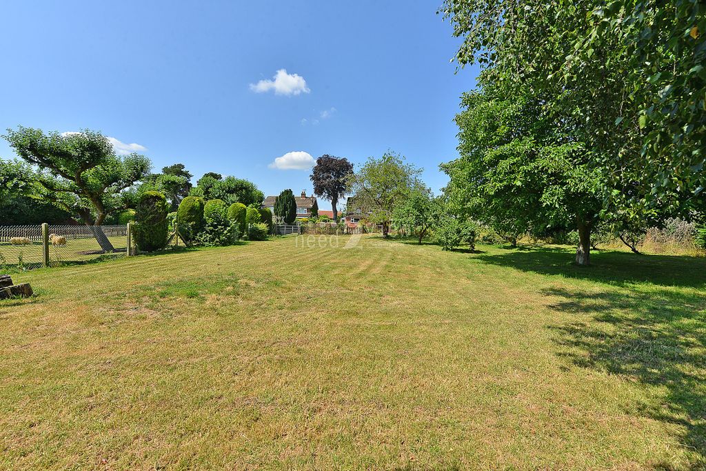 Property photo 2 of 33