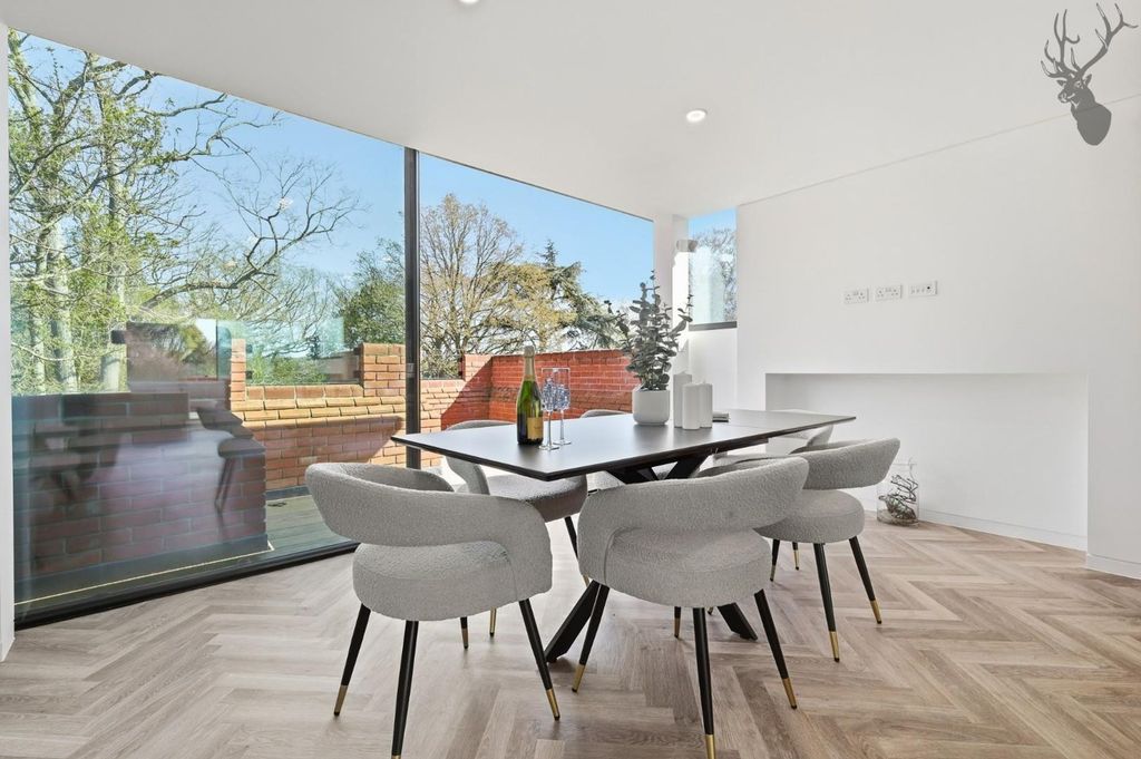 Additional image 7 of 3 bed flat for saleWoodredon Estate, High Beech EN9