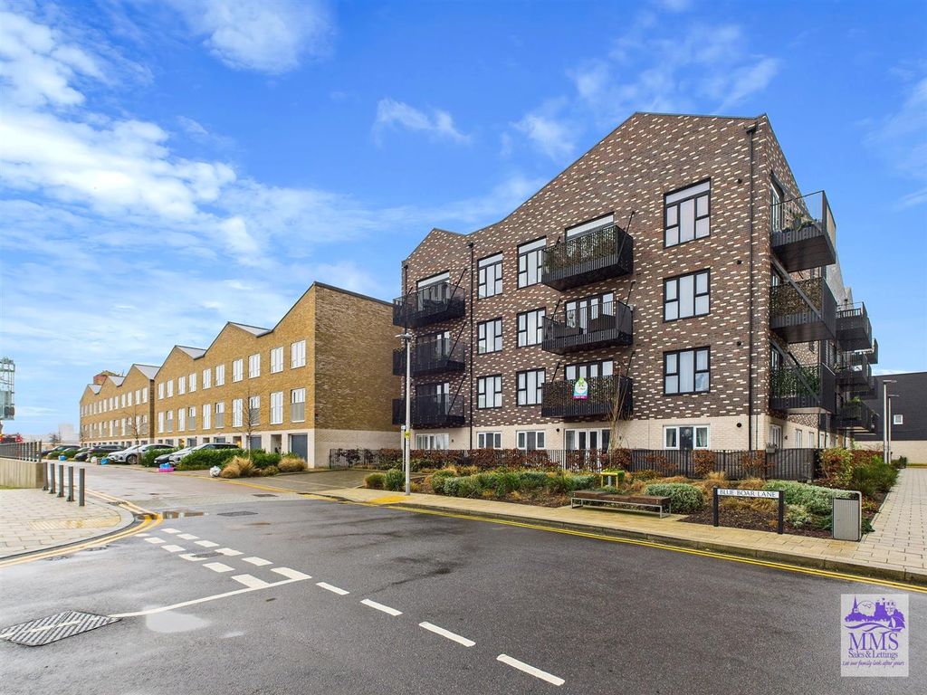 Property photo 2 of 16 Cam04098G0-Pr0138-Still025.Jpg