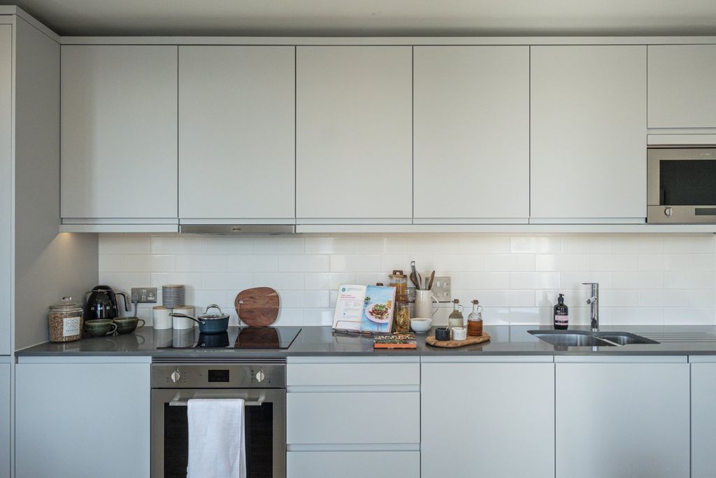 Property photo 2 of 25