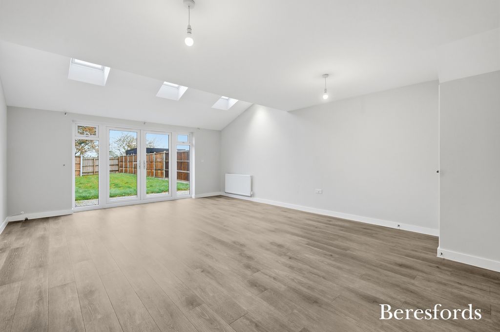 Property photo 2 of 15 Picture No. 08