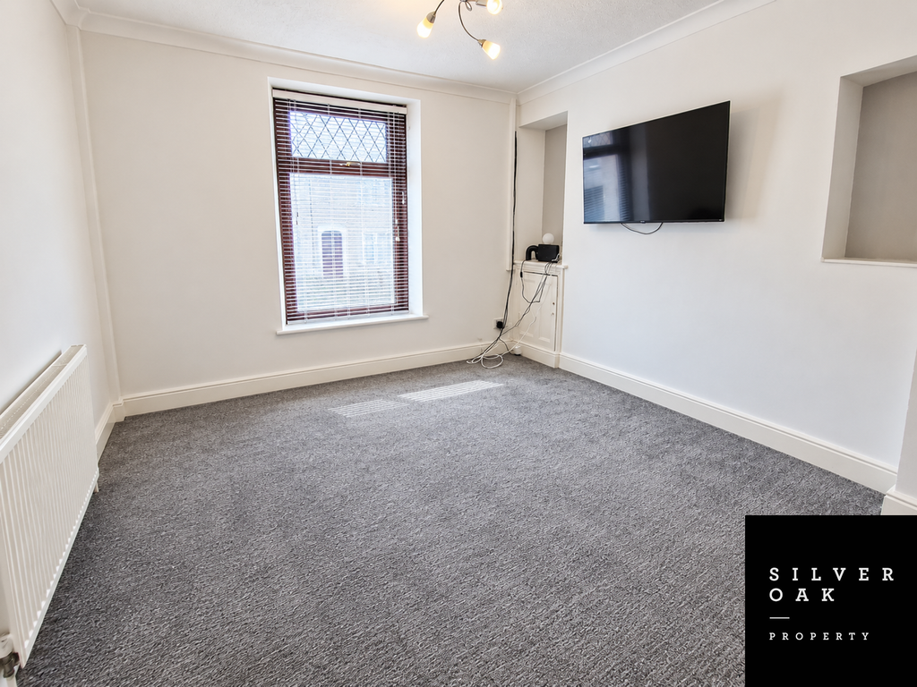 Property photo 2 of 10 15 R (2)