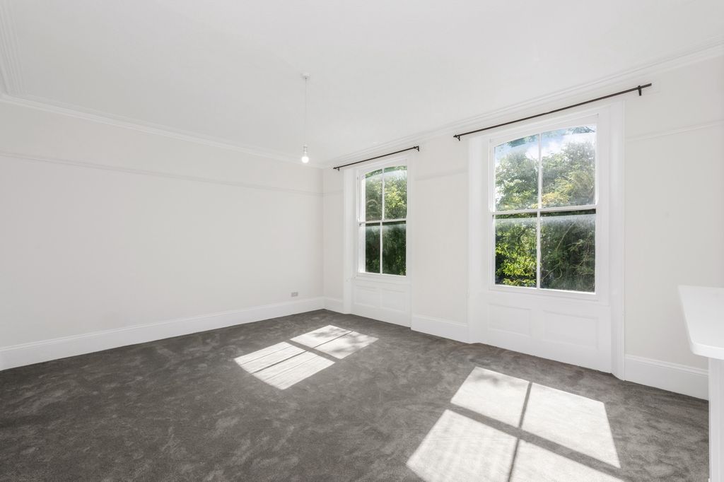 Property photo 3 of 11 Photo 1