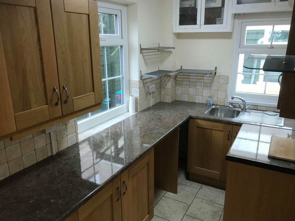 Property photo 3 of 14 6Llwyn05