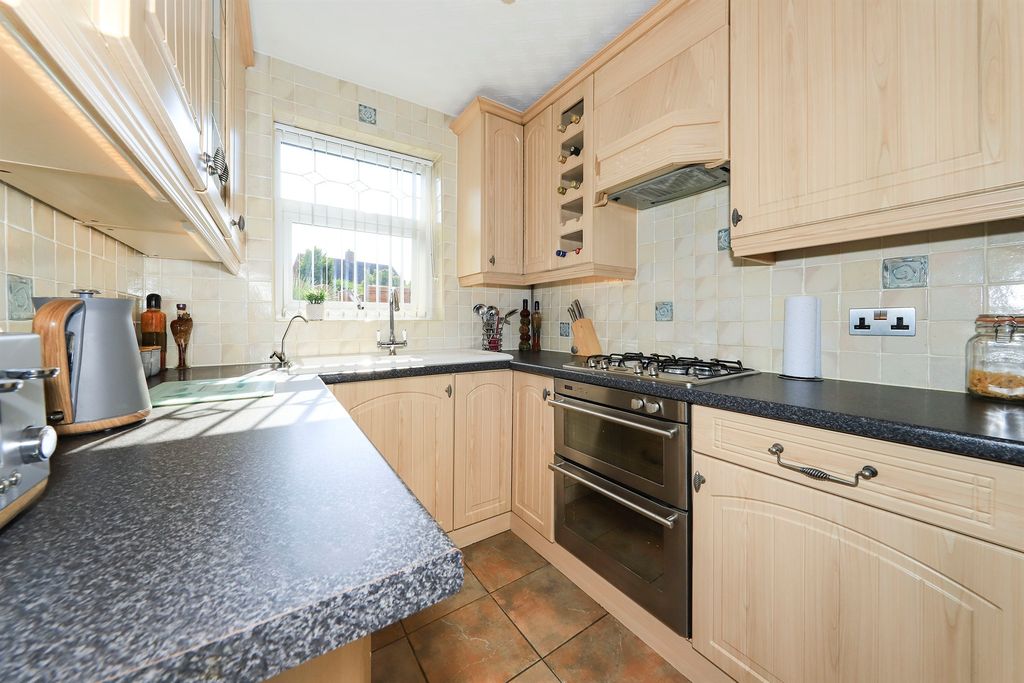 Property photo 3 of 25