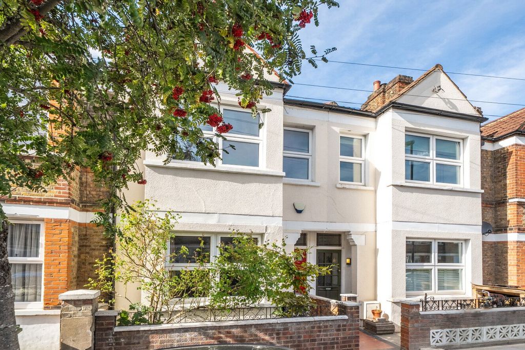 Property photo 1 of 17 Picture No. 11