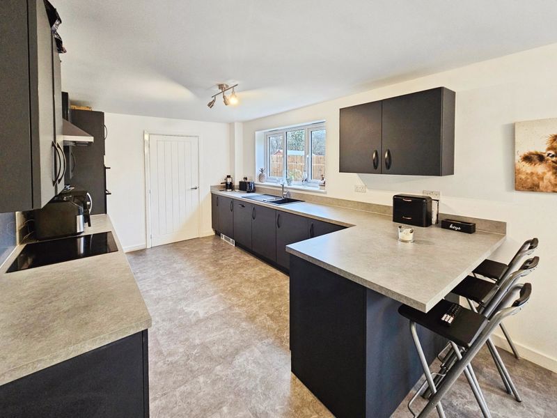 Property photo 3 of 14 Photo 11