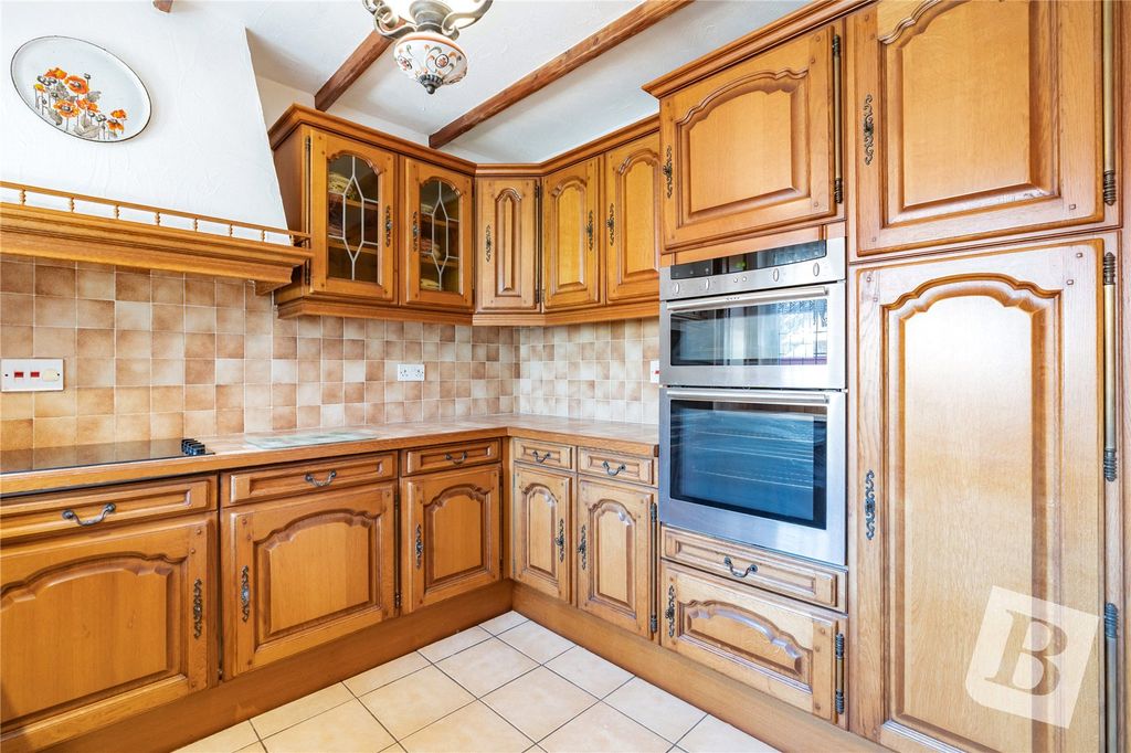 Property photo 3 of 15 Kitchen