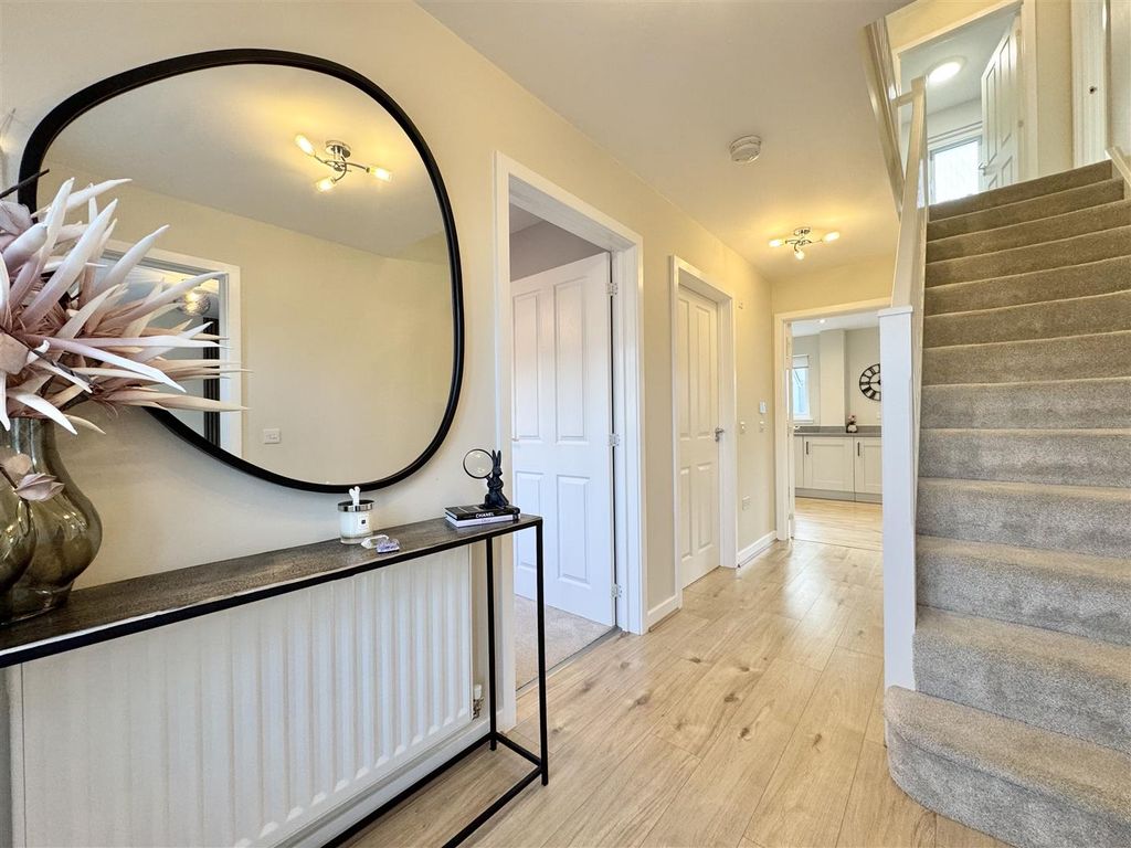 Property photo 2 of 29 Hallway