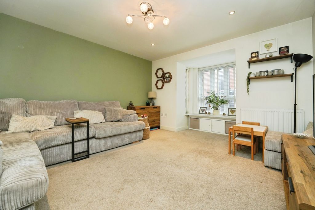 Property photo 2 of 15 Living Room