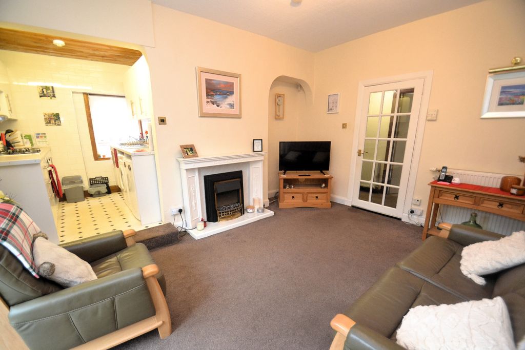 Property photo 3 of 17 4399347