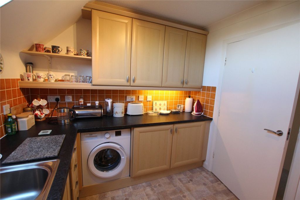 Property photo 3 of 20 Kitchen