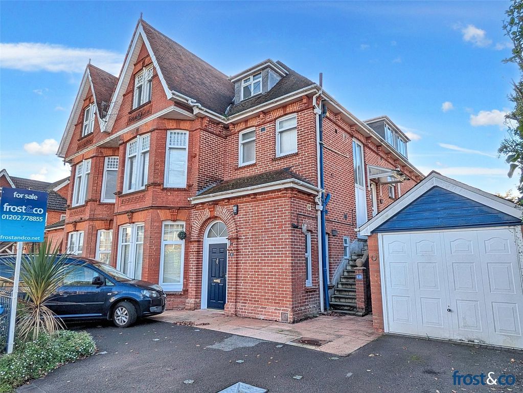 Property photo 1 of 9 Balmoral Road