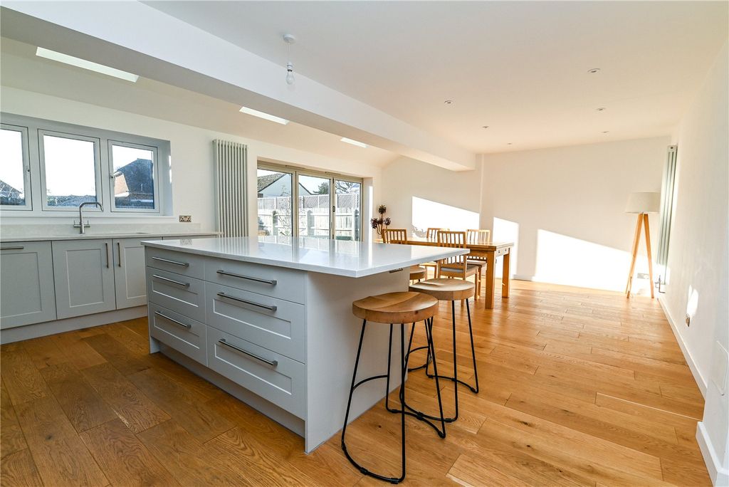 Property photo 2 of 30 Picture No. 03