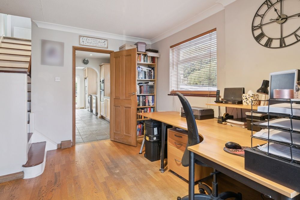 Property photo 2 of 23