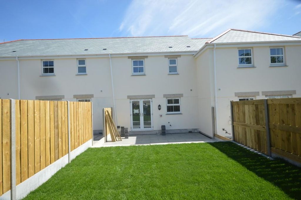 Property photo 2 of 9 Dsc_0035 (Medium).Jpg