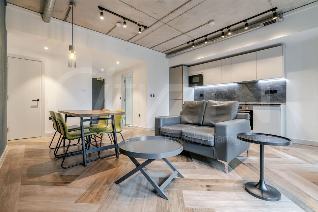 Property photo 1 of 17 Reception