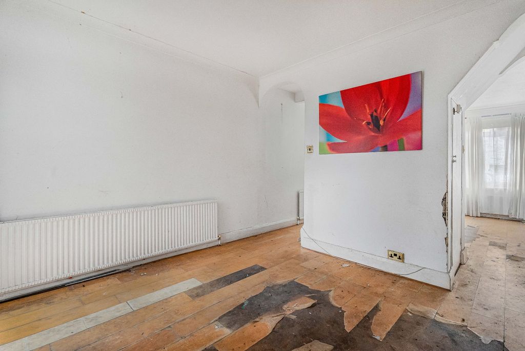 Property photo 2 of 23 Picture No. 13