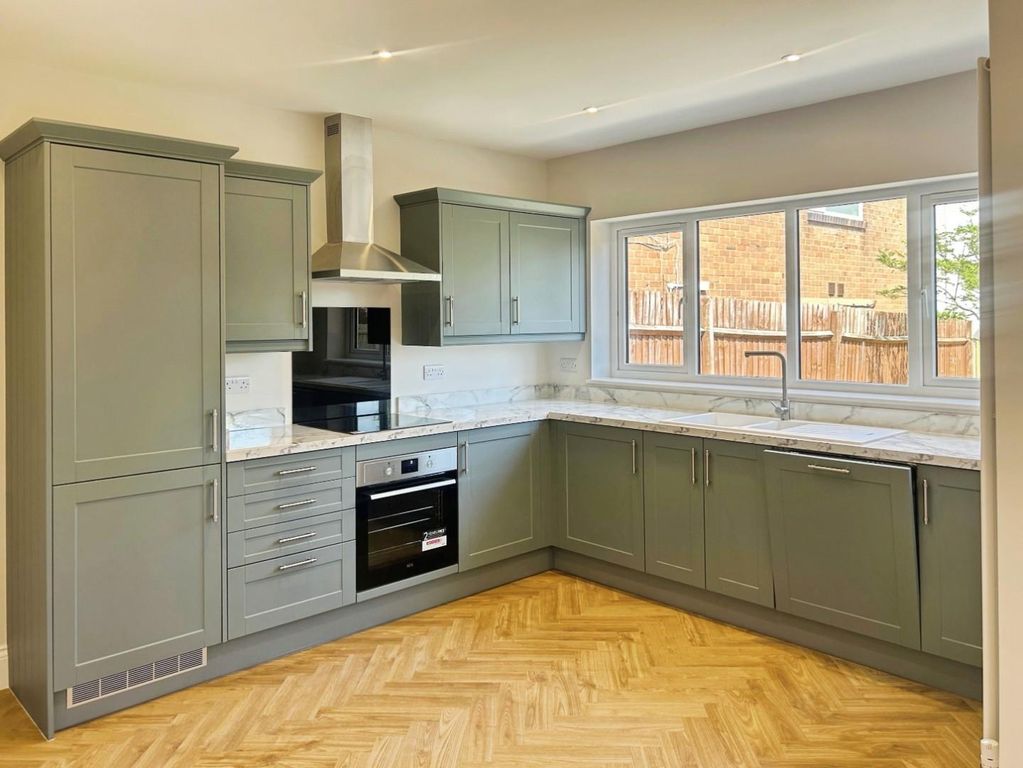 Property photo 2 of 24 Ac4c1E19-8.Jpg