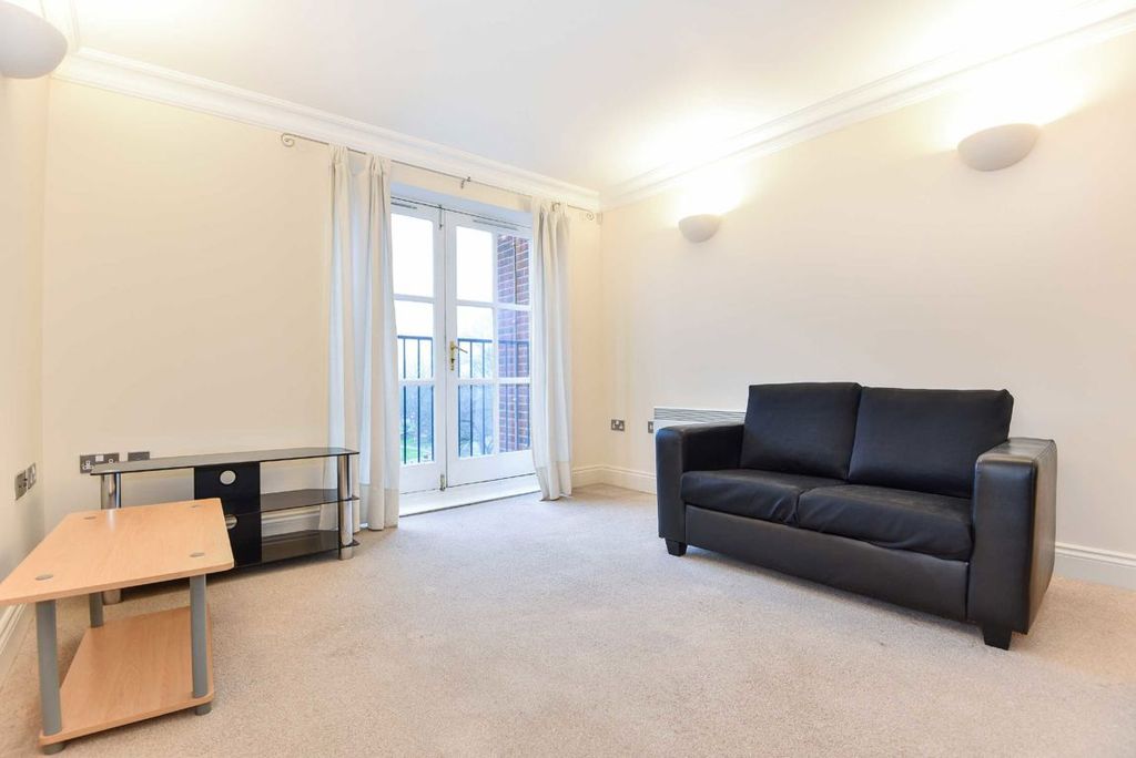 Property photo 2 of 7