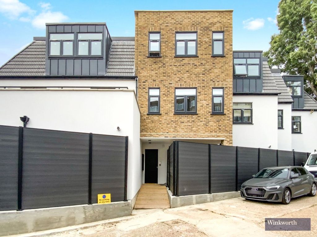 Property photo 1 of 11 External