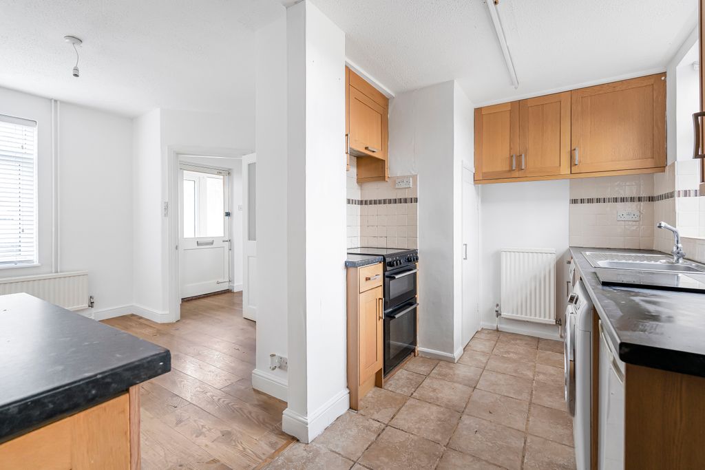 Property photo 3 of 12 754266
