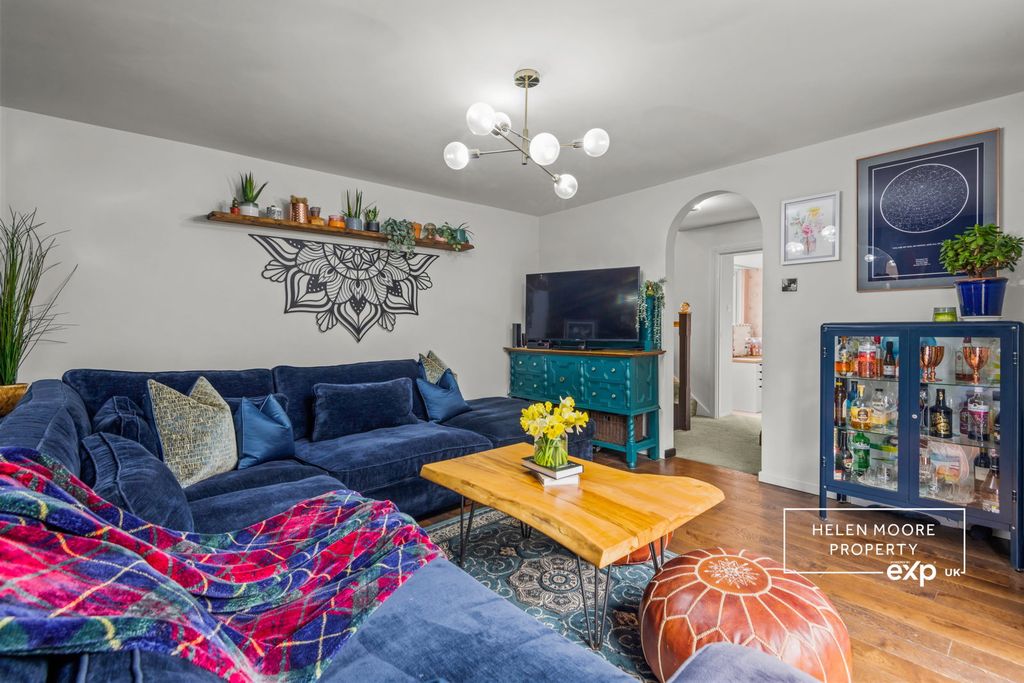 Property photo 3 of 14