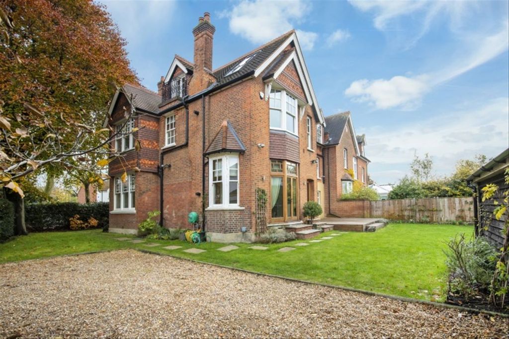 Property photo 1 of 12