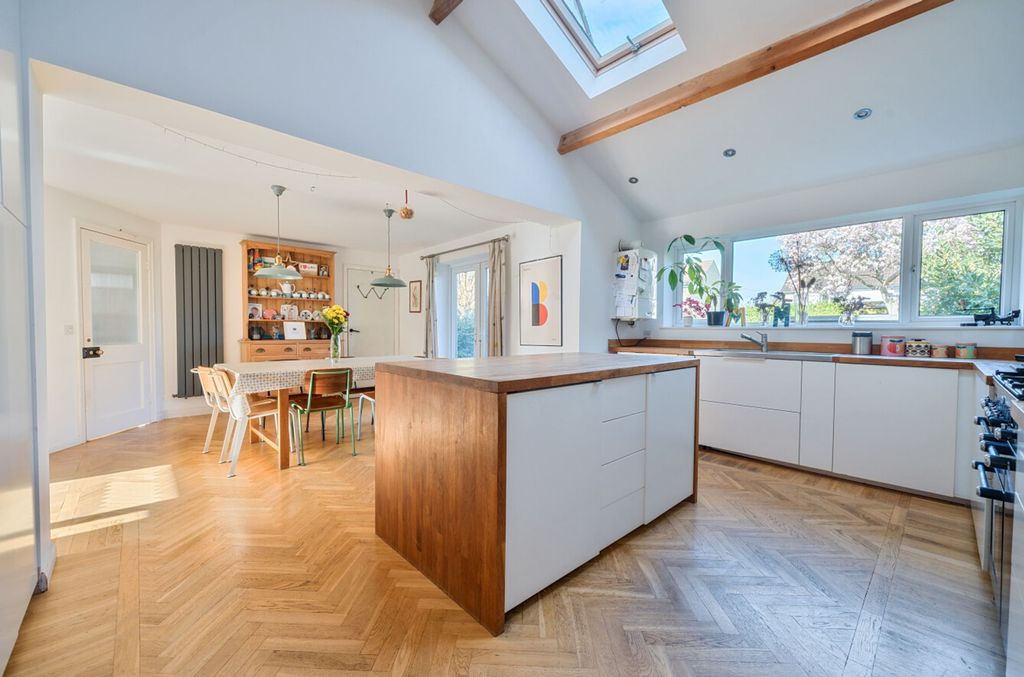 Property photo 1 of 19 Kitchen / Dining Area