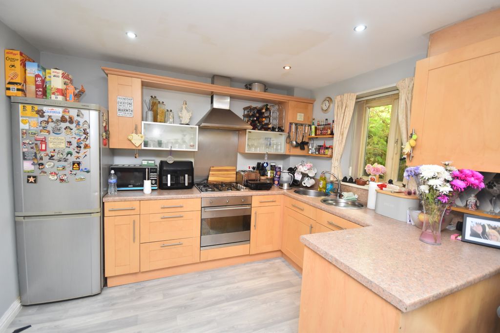 Property photo 2 of 13 Kitchen