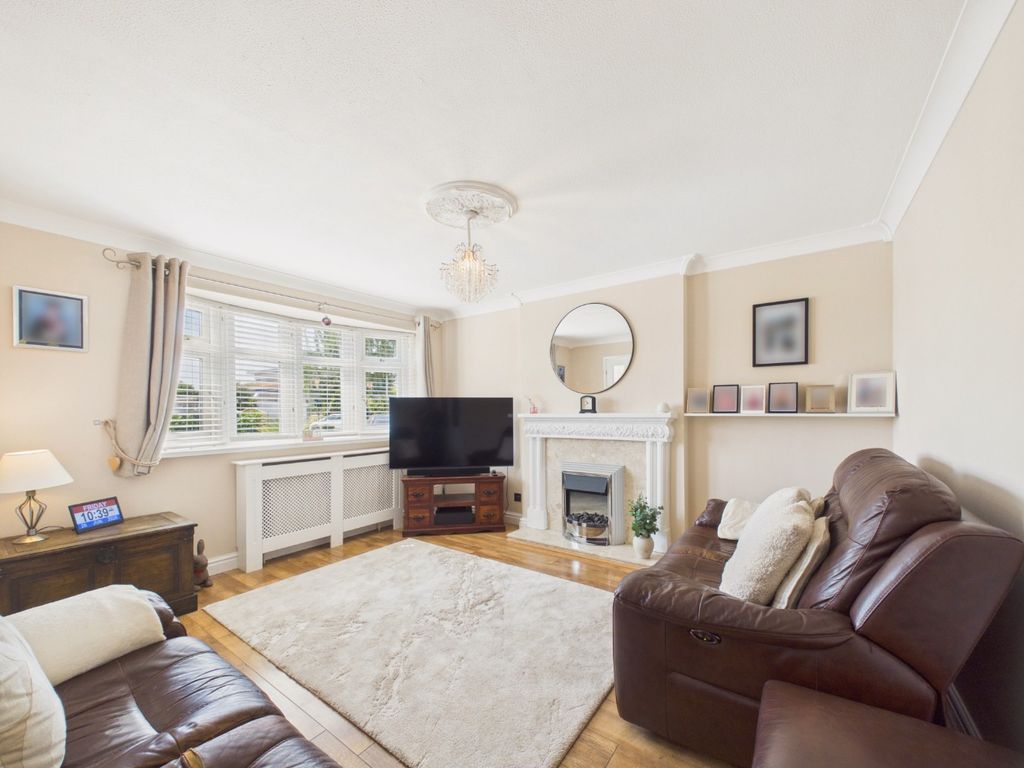 Property photo 2 of 18 5255343