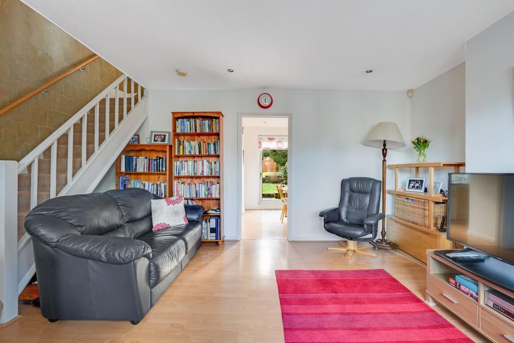 Property photo 3 of 14 05-d7E6Jhpropworld - 7 Longton Grove - 28.Jpg