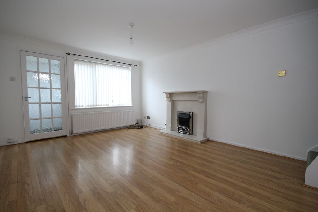 Property photo 2 of 7 Living Room