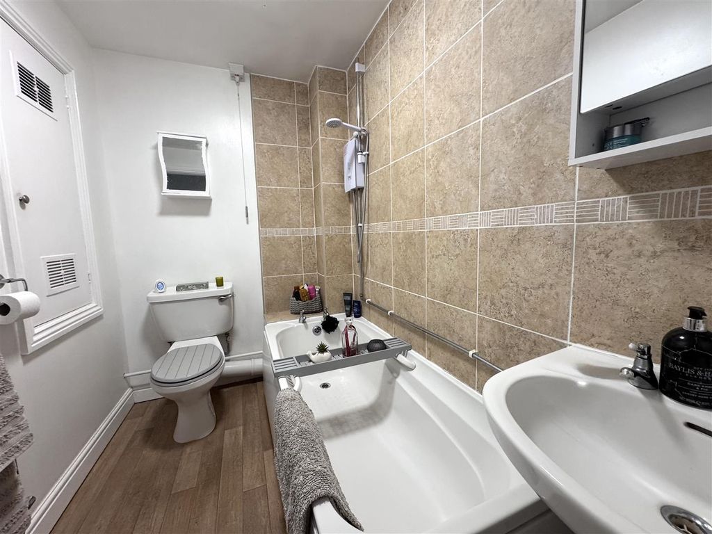 Additional image 4 of 2 bed town house to rentDarton Street, Barnsley S70