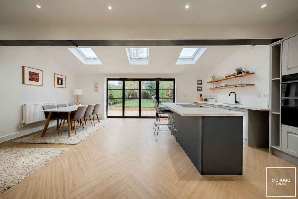 Property photo 3 of 21 Xt5A6694-Hdr(3)