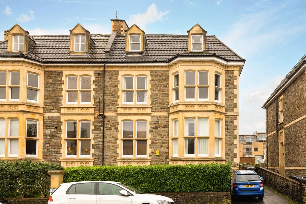 Property photo 2 of 20 Char6539.Jpg