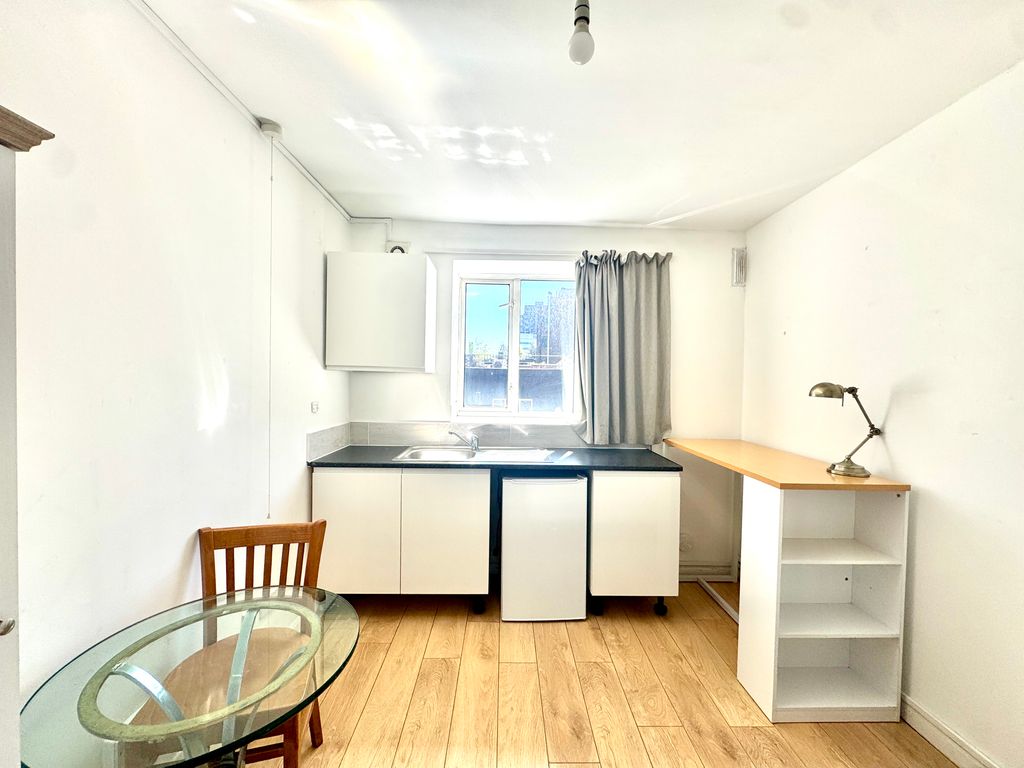 Property photo 2 of 5